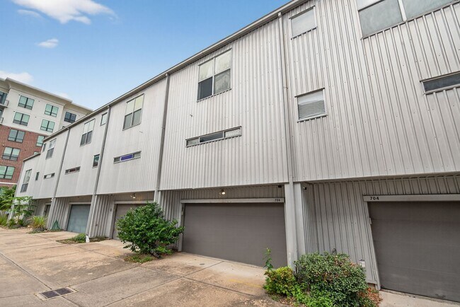 Building Photo - 706 Ruthven St