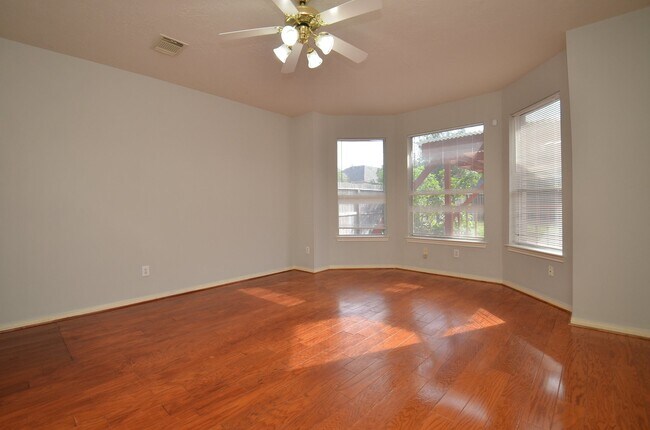 Building Photo - 8815 Barron Wood Cir E