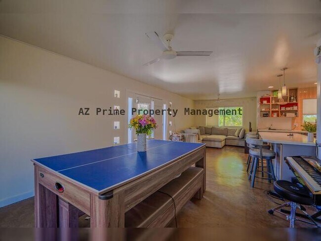 Building Photo - 351 E Encanto Dr
