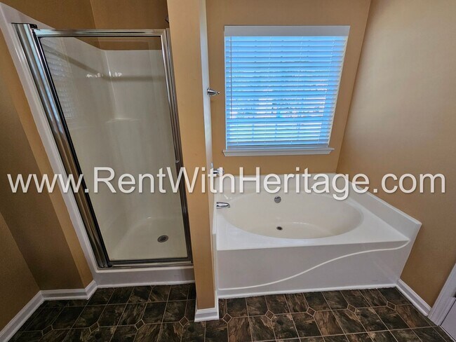 Building Photo - WOW!!! GORGEOUS HOME IN POPULAR CREEKSIDE SUBDIVSION / SWIM / TENNIS / UPGRADES GALLORE