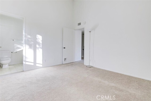 Building Photo - 604 N Kenwood St