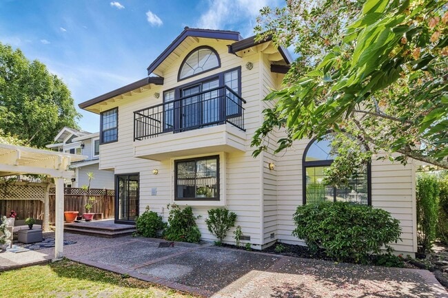 Building Photo - 124 Birchbark Pl