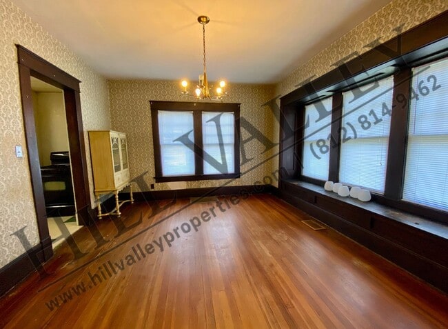 Building Photo - Three bedroom home