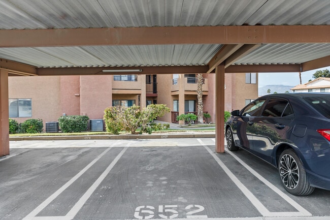 Building Photo - 78650 Ave 42