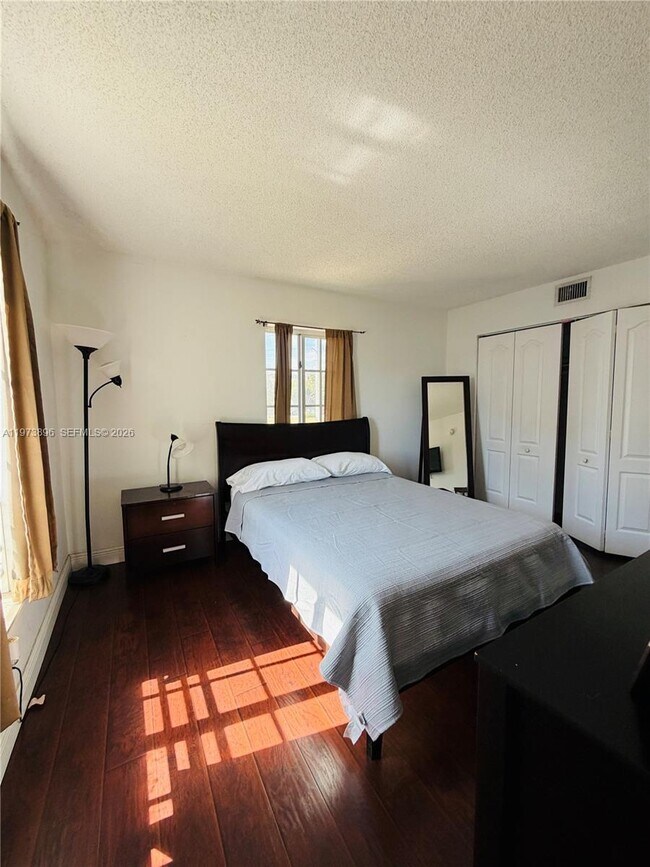 Building Photo - 4920 NW 79th Ave