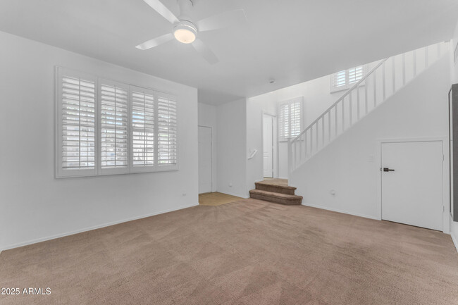 Building Photo - 2318 E Sunland Ave