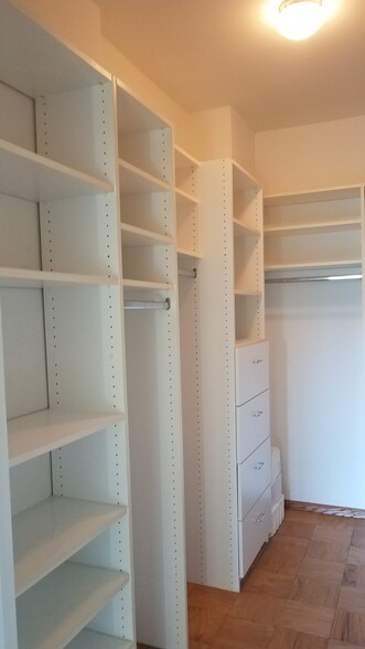 Great closet - 2755 Ordway St NW