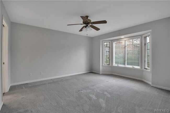 Building Photo - 6 St Charles Ct