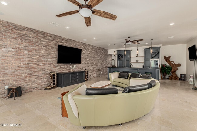 Building Photo - 7002 E Aster Dr