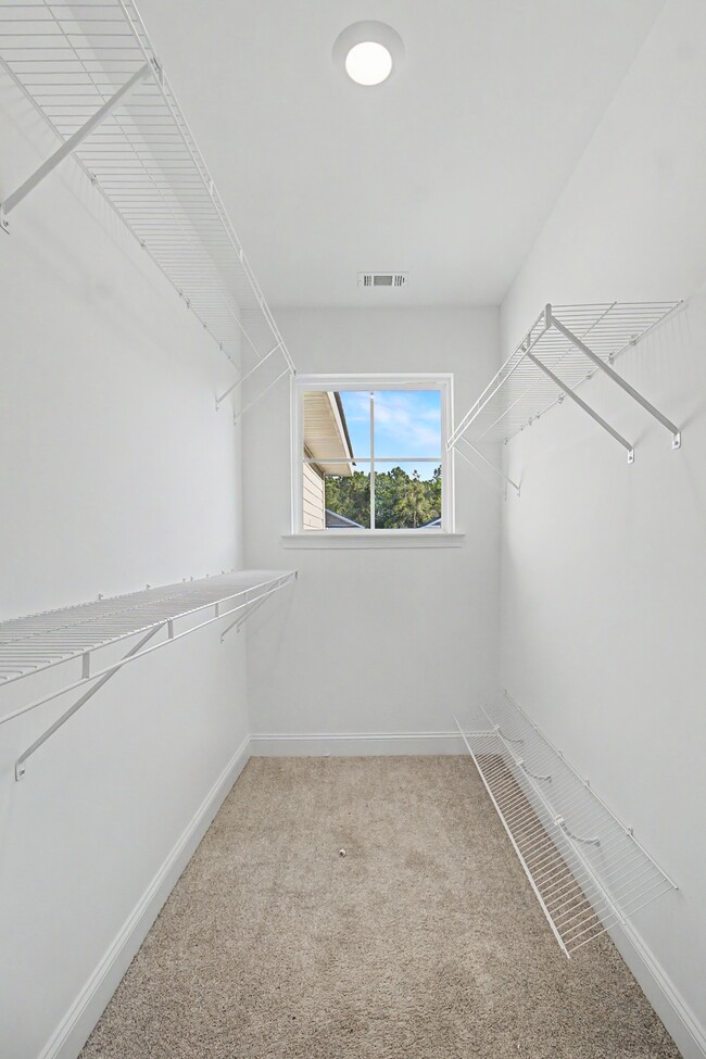 Building Photo - 248 Buckingham Dr
