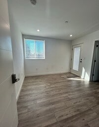 Building Photo - Private Bedroom w Personal Bathroom & Shower, shared student-oriented space