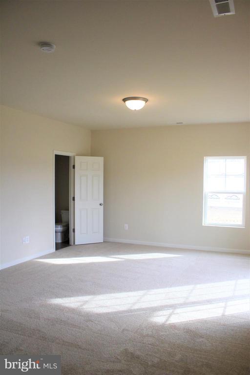 Building Photo - 232 Parkland Dr