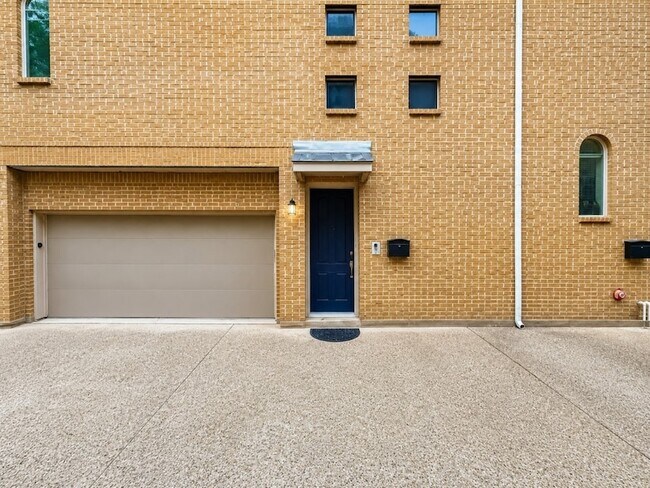 Building Photo - 4317 Cedar Springs Rd