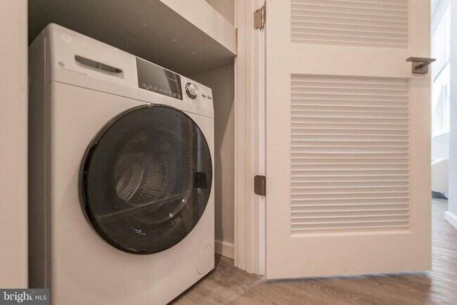 Building Photo - 4124 Haverford Ave