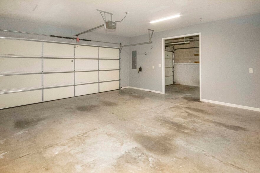 Building Photo - 1223 Walnut Branch Ln