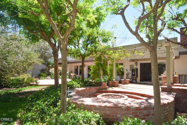 Building Photo - 545 N Avocado Pl