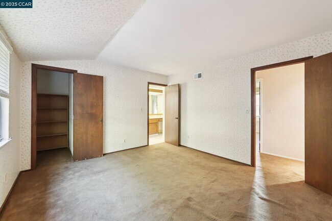 Building Photo - 58 St Andrews Ln