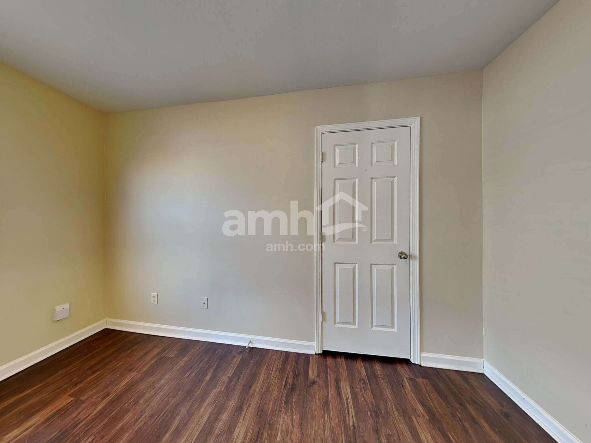 Building Photo - 147 Crescent Creek Ct