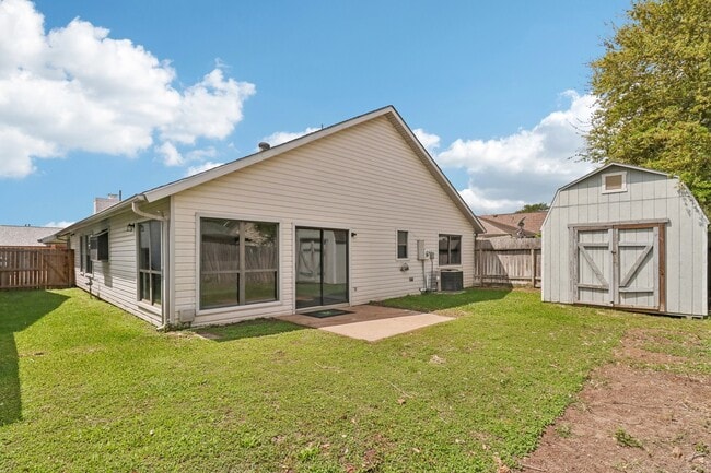 Building Photo - 11306 Bayou Pl Ln