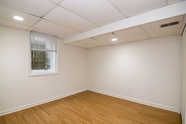 Building Photo - 2630 Glenbrook Ct