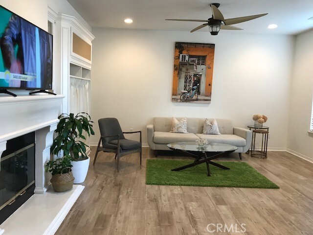 Building Photo - 2889 Plaza del Amo
