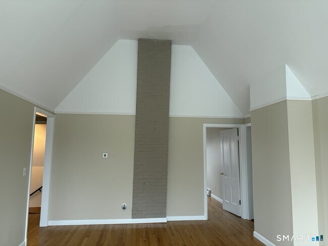 Building Photo - 59 Montowese St