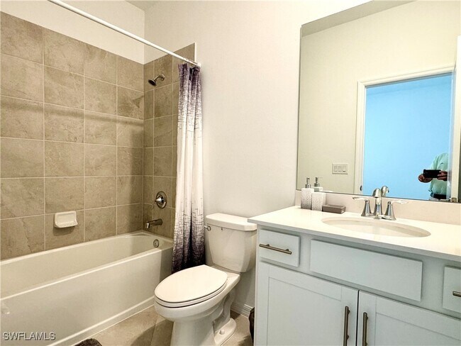 Building Photo - 2258 Avocado Ln