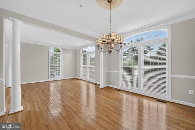 Building Photo - 30 Sharpstead Ln