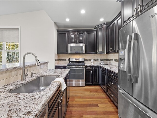 Building Photo - 210 Deacon Shattuck Way