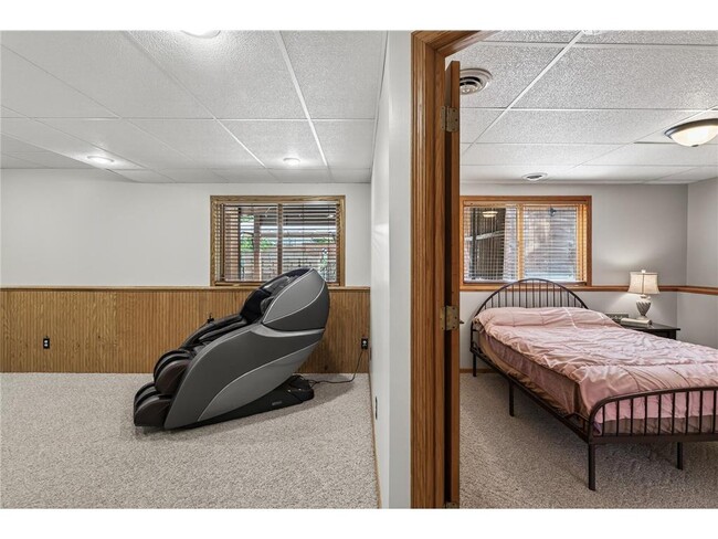 Building Photo - 4133 Sunset Trail N