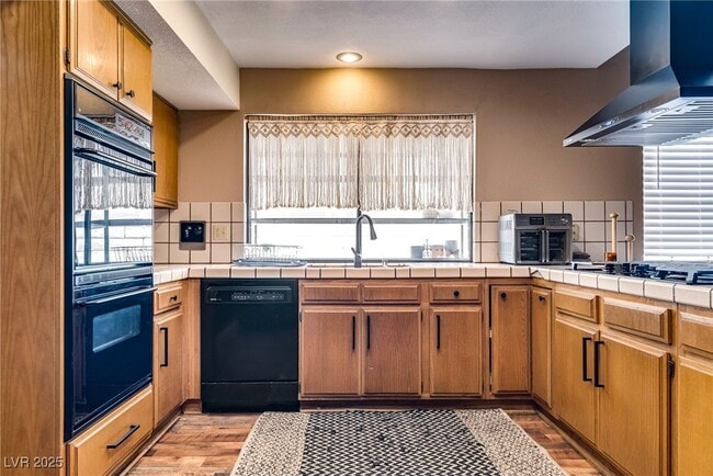 Building Photo - 5242 Dickens Dr