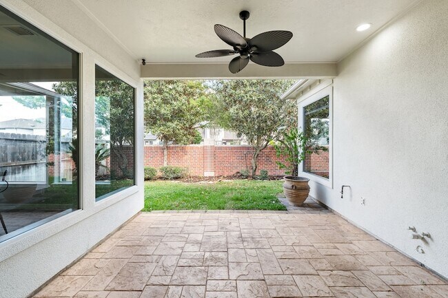 Building Photo - 70 Blooming Grove Ln