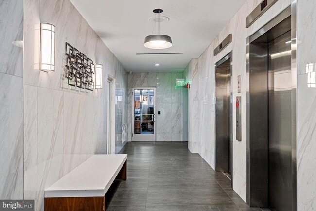 Building Photo - 2101 Chestnut St