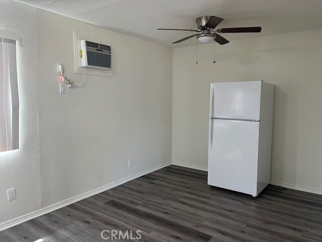Building Photo - 45521 Sunset Ln