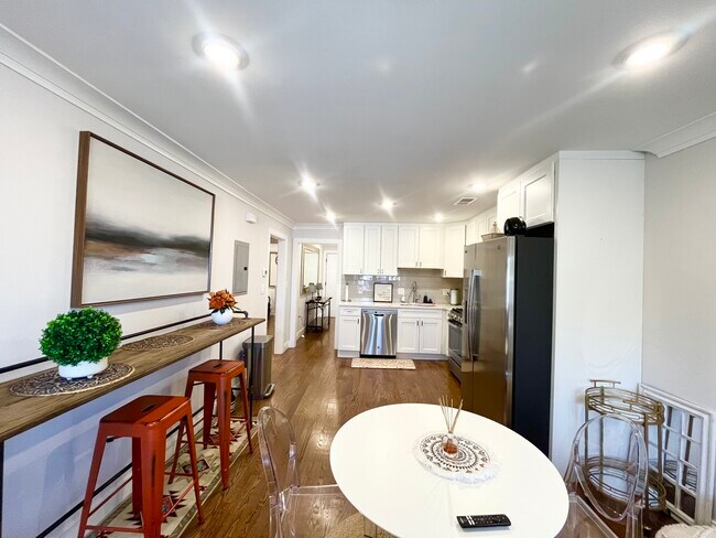 Building Photo - 25 Rockledge St