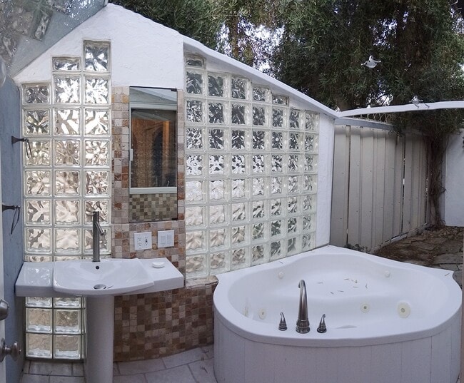 Building Photo - 49415 Mojave Dr
