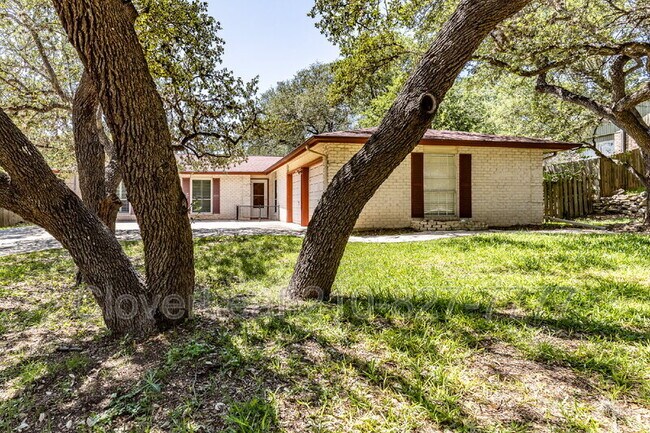 Building Photo - 8246 Phoenix Ave