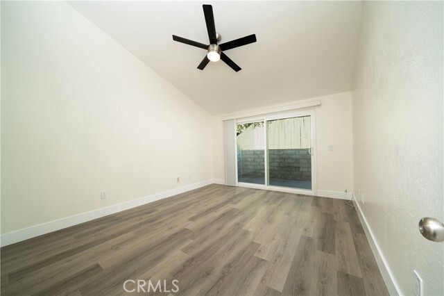 Building Photo - 652 Parkview Dr