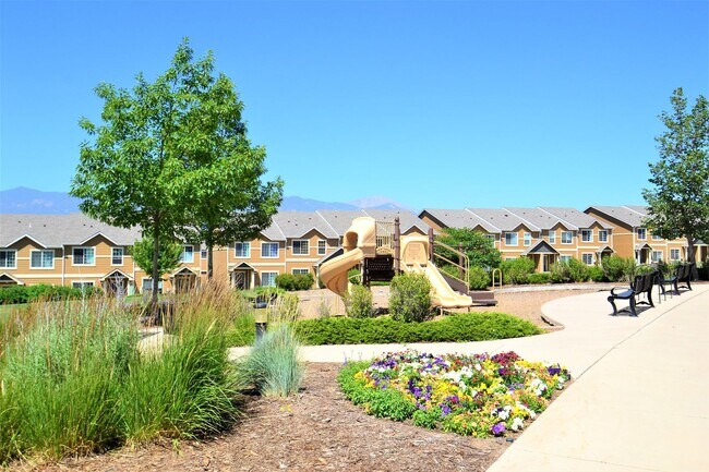 Building Photo - $960- Studio/1BA Close to Downtown Colorado Springs