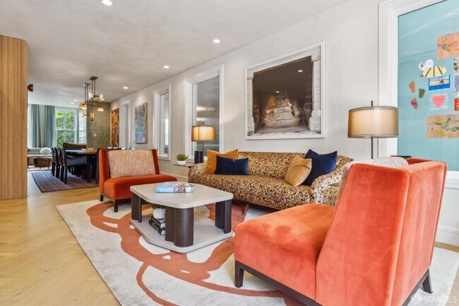 Building Photo - 7 Seymour St