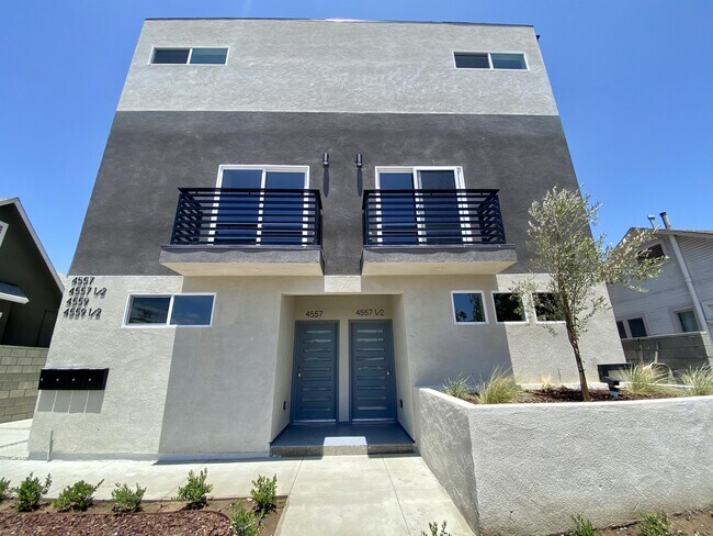 Building Photo - 4557 Pickford St