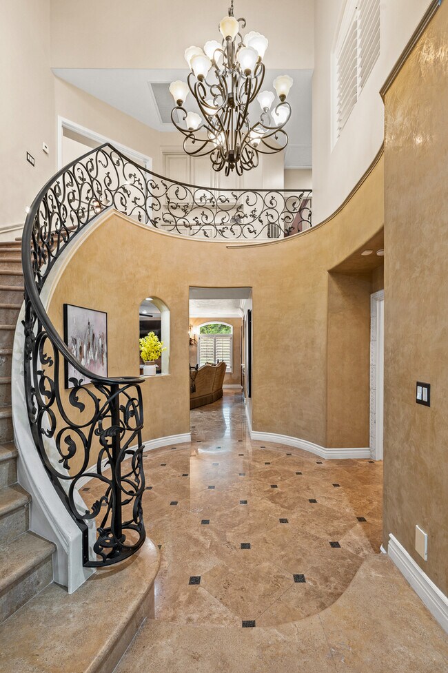 Building Photo - Elegant 5BR Furnished Estate with Pool & G...