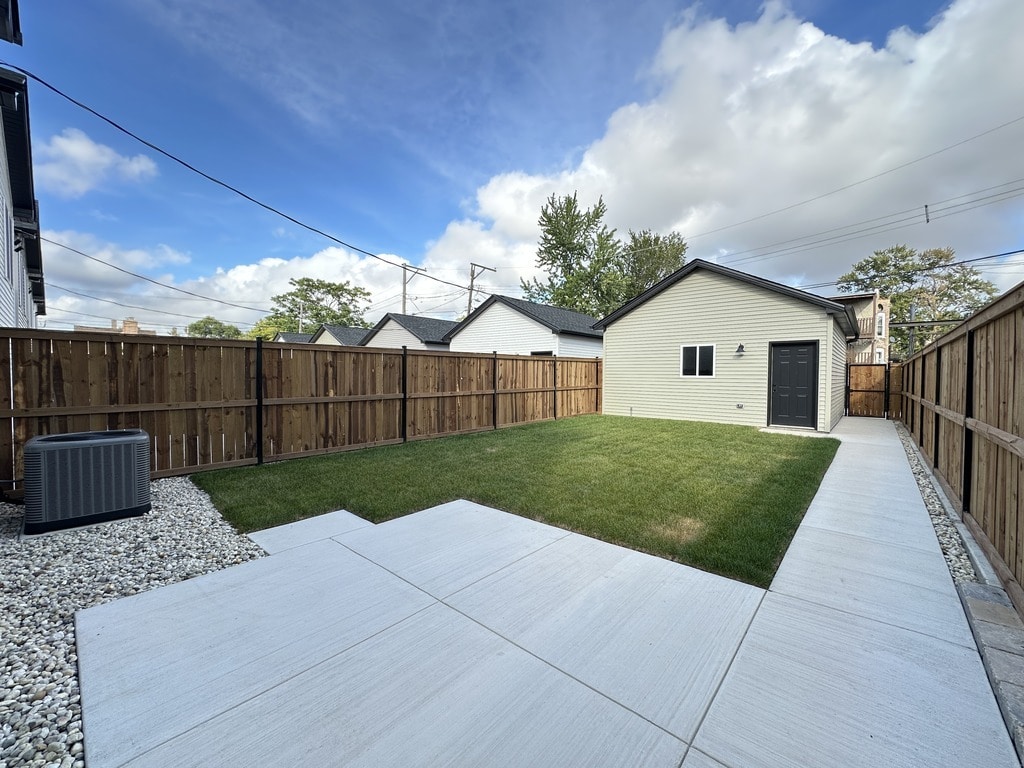 Building Photo - 527 N Springfield Ave