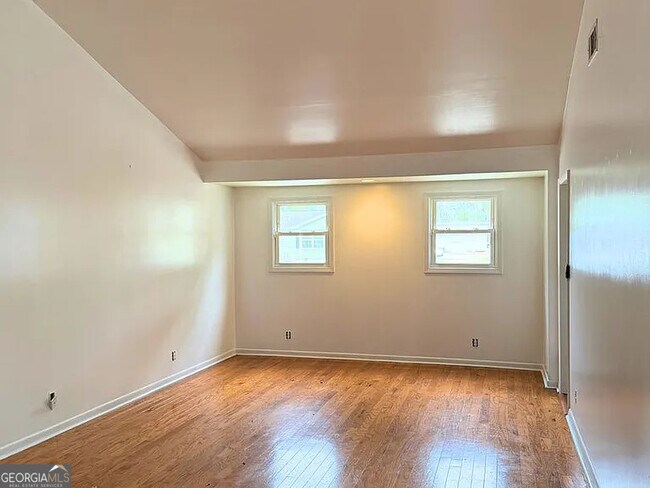 Building Photo - 212 Gunter St