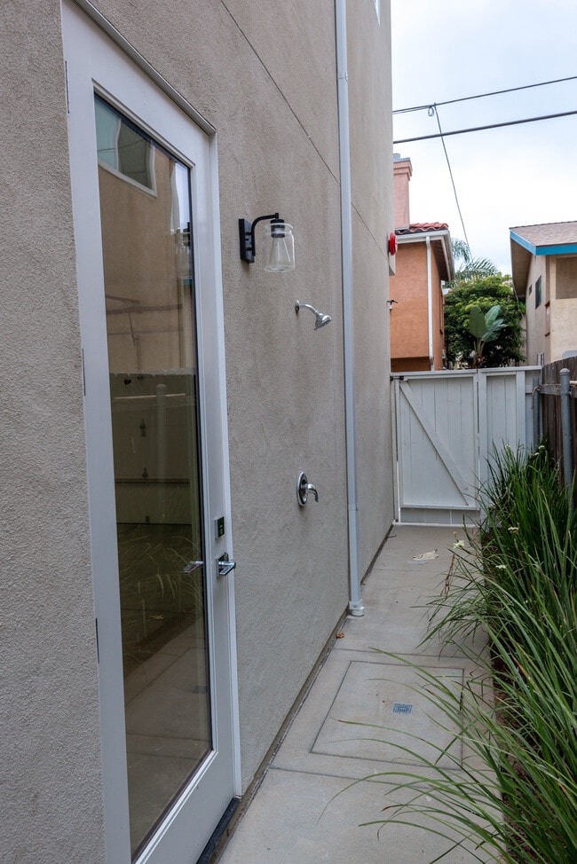 Building Photo - 152 Elder Ave