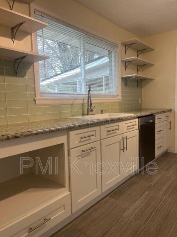 Building Photo - 4308 Lonas Dr