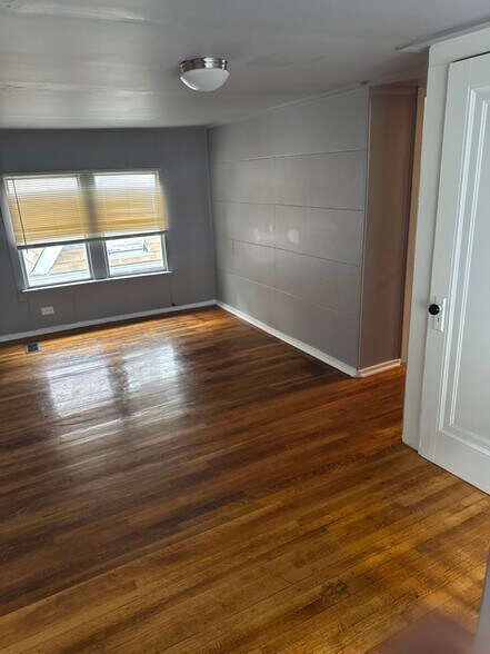 Building Photo - 2222 McCausland Ave