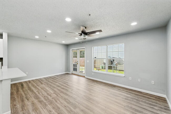 Building Photo - 303 Crooked Pine Trail