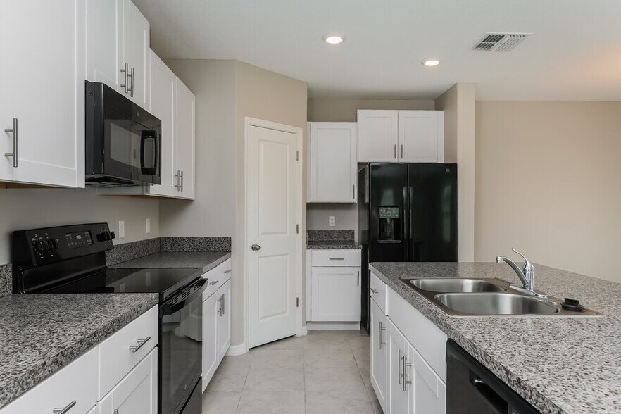 Building Photo - 4536 Eternal Prince Dr