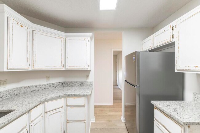 Building Photo - 103 Country Cove